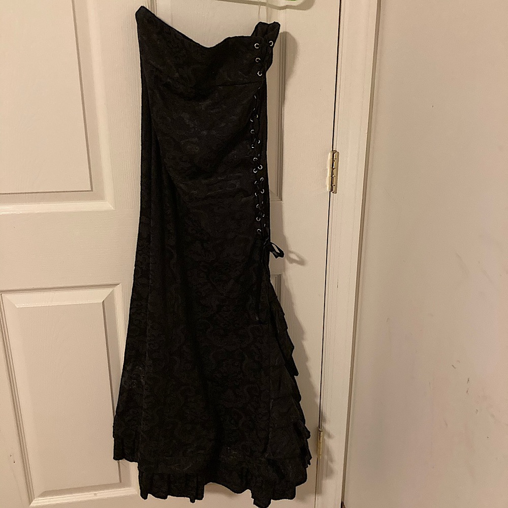 Long Vintage/ steam like black shirt